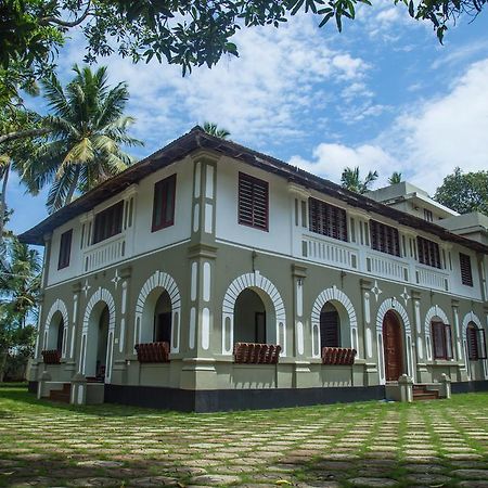 Lake County Heritage Home Kochi Extérieur photo