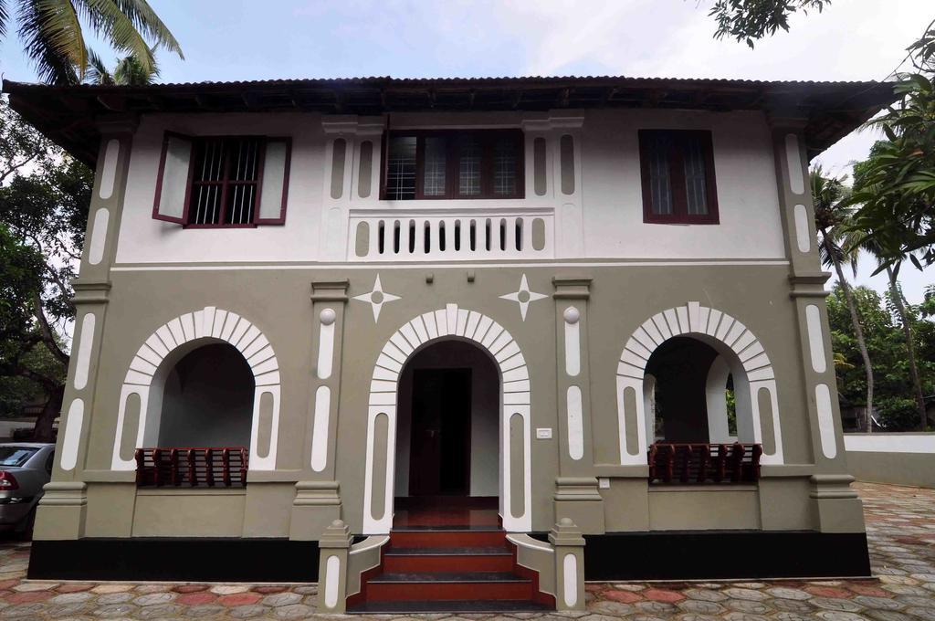 Lake County Heritage Home Kochi Extérieur photo