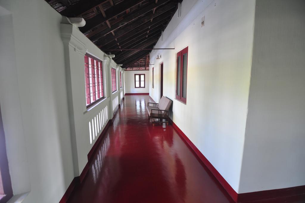 Lake County Heritage Home Kochi Extérieur photo