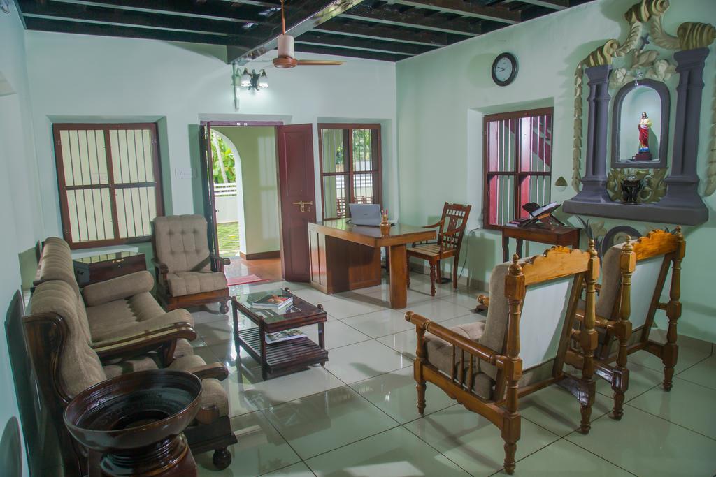 Lake County Heritage Home Kochi Extérieur photo