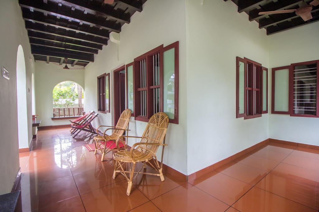 Lake County Heritage Home Kochi Extérieur photo