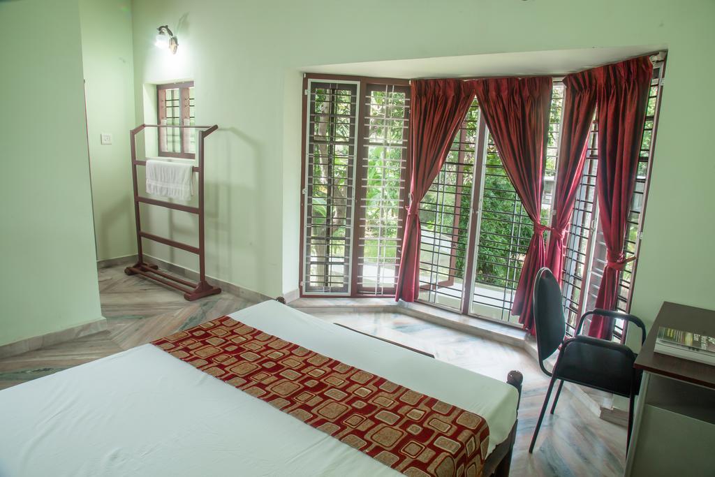 Lake County Heritage Home Kochi Extérieur photo