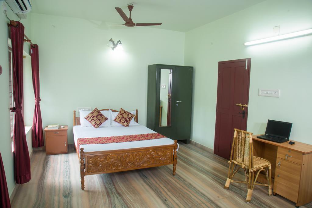 Lake County Heritage Home Kochi Extérieur photo